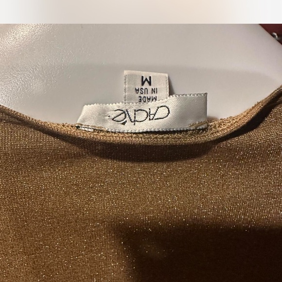 Elegant Gold Long Sleeve Top - Picture 4 of 4